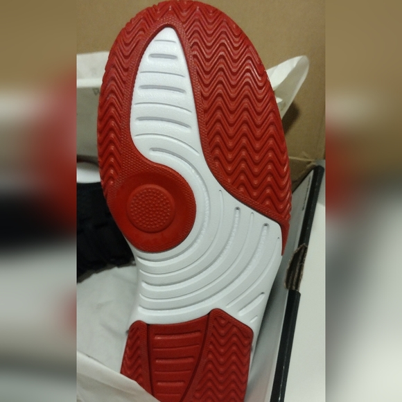 Jordan Max Aura, size (9) mens - Picture 2 of 4